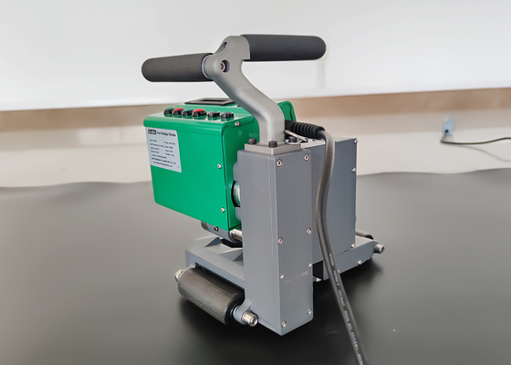 1.0-4.0mm HDPE Geomembran Heißkeil-Schweißgerät CX700 Volle Leistung 2400W